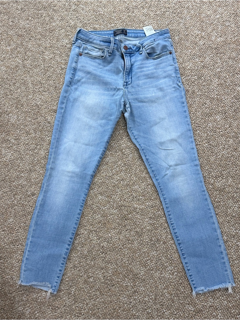Abercrombie & Fitch | Harper Low Rise Ankle | Light Wash Skinny Jeans Sz 6/28 W